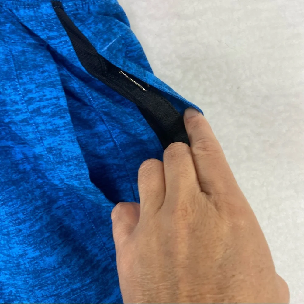 Mens Lululemon blue workout gym running shorts. Size XL - Picture 4 of 8